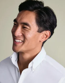 White non-iron stretch pinpoint oxford button-down slim fit shirt