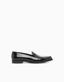 WOMAN'S SHOES