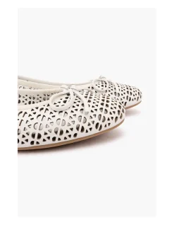 WOMEN'S NOVA SHOE