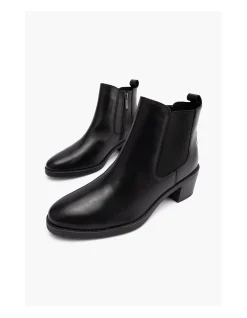 WOMEN'S MARCIA BOOT