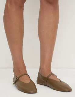 WOMEN'S Millie Leather Ballet Flat SHOE
