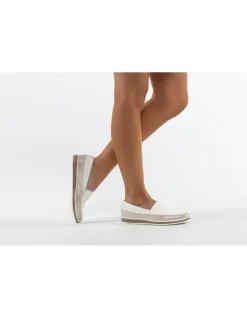 WOMEN'S Naturalizer Beale White SHOE