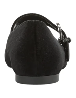 WOMEN'S Naturalizer Cosmic Black SHOE