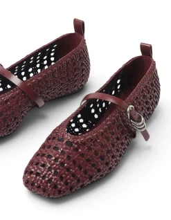 WOMEN'S SPIRE MARY JANE SHOE