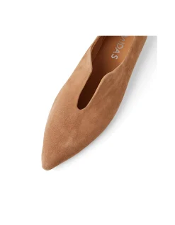 Yagami Cut Out Pointed Suede Flat Pumps